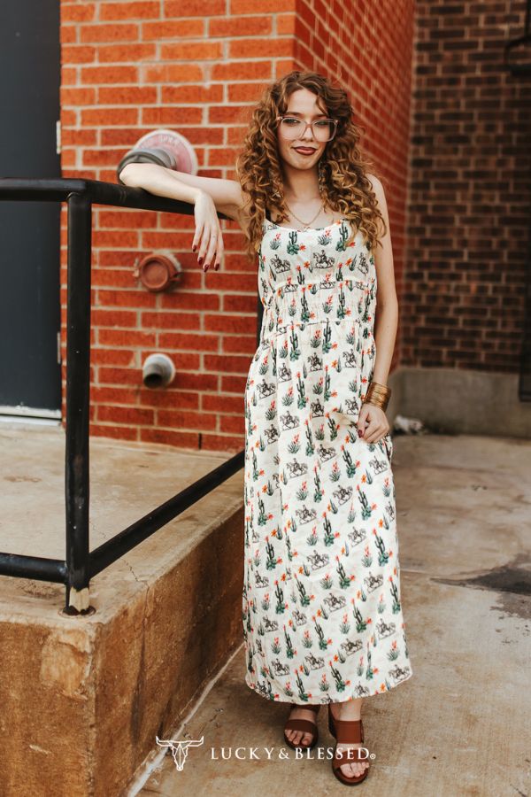 Lucky & Blessed Midikleid mit Kaktus- und Cowboy-Print in Creme