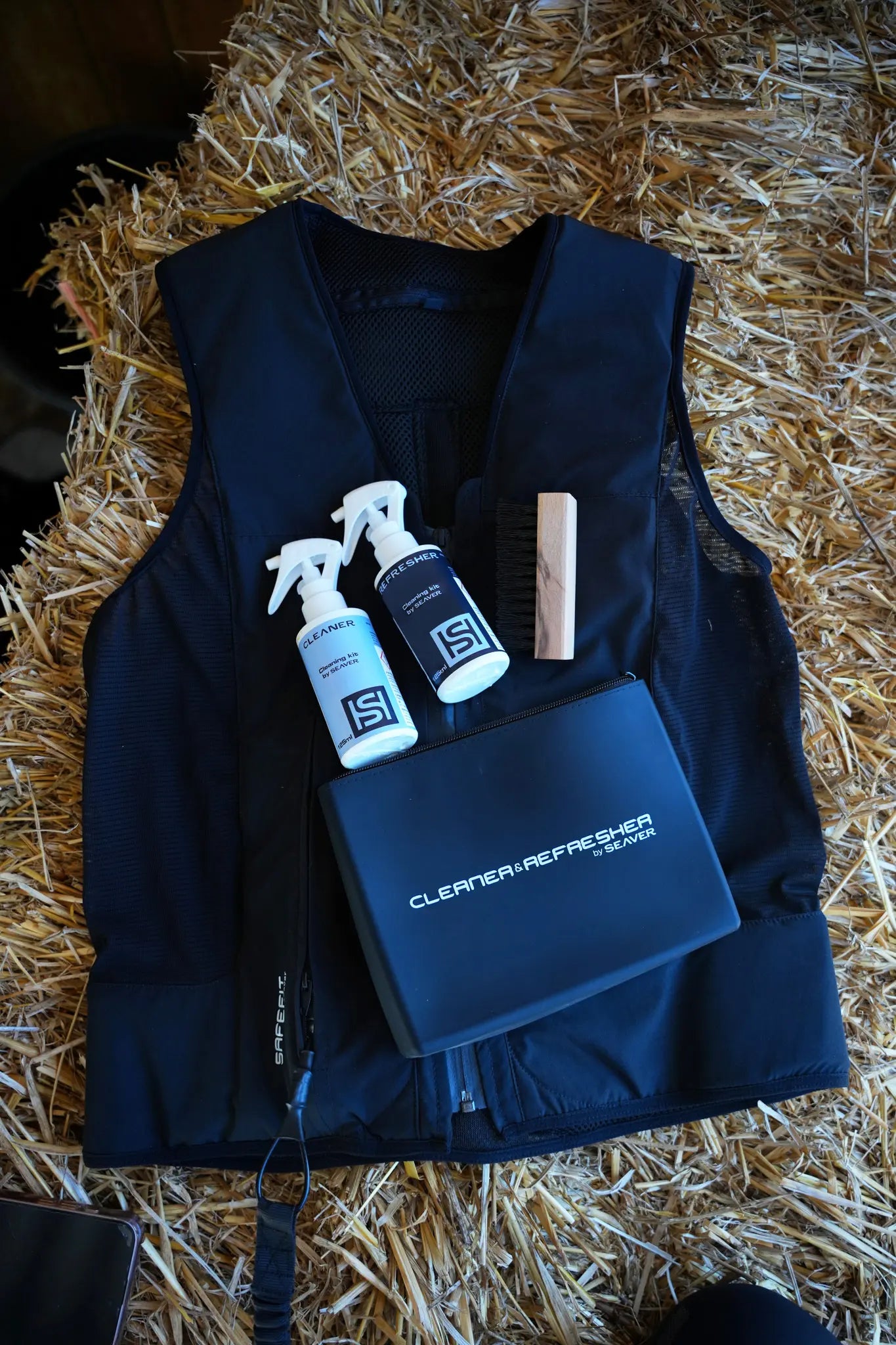 Seaver airbag cleaner and refresher